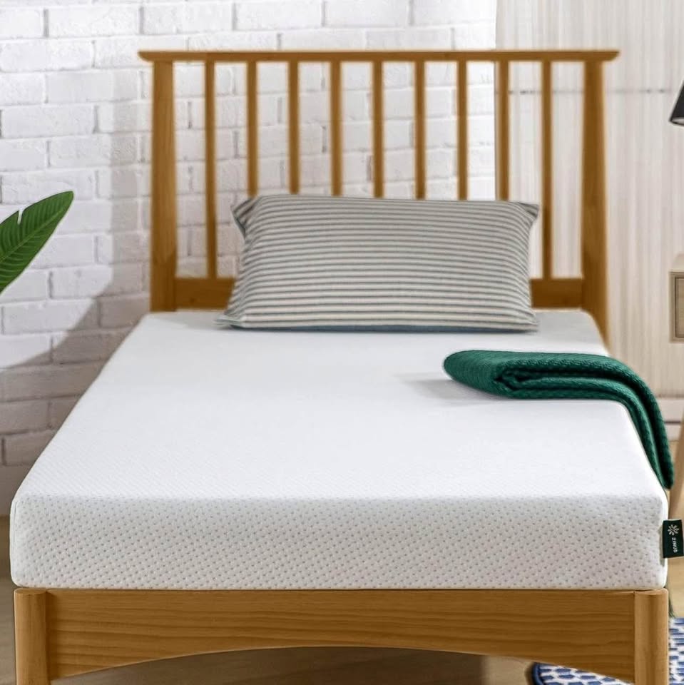 Zinus 5 Inch Memory Foam Mattress, White, Twin