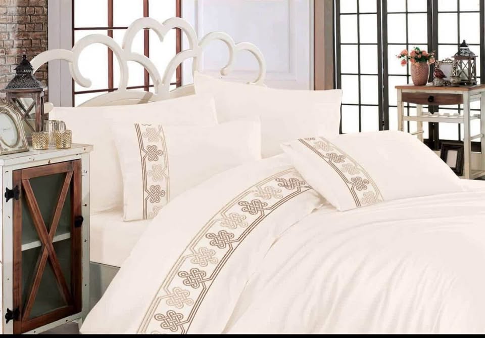 Brand New Embroidery Bedsheet Set Egyptian Cotton for sale.