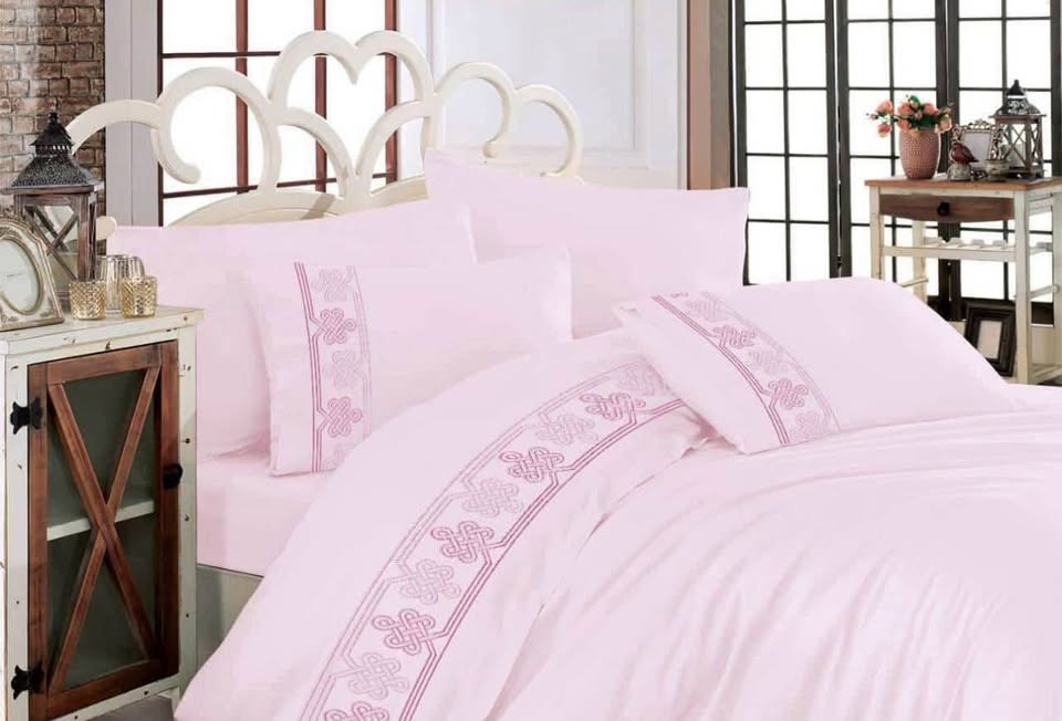 Brand New Embroidery Bedsheet Set Egyptian Cotton for sale.