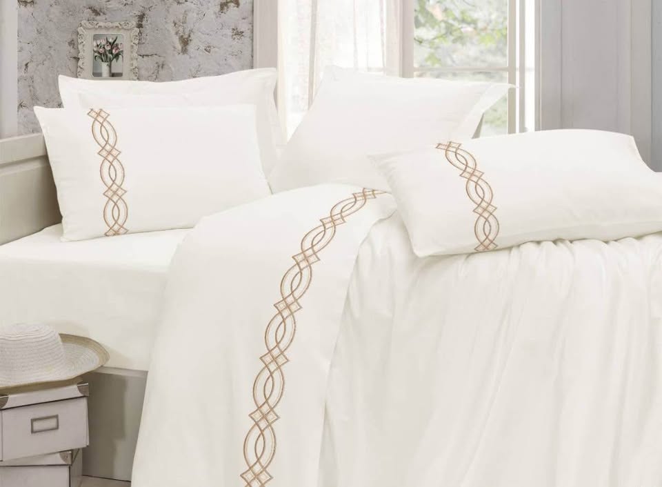 Brand New Embroidery Bedsheet Set Egyptian Cotton for sale.