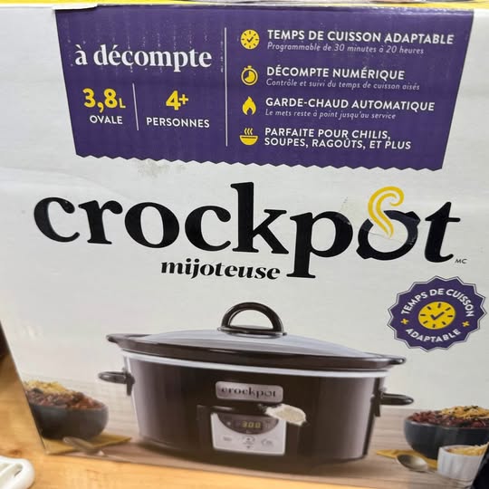 Crockpot 4-Quart Digital Countdown Slow Cooker, Black, 4-Quart, black