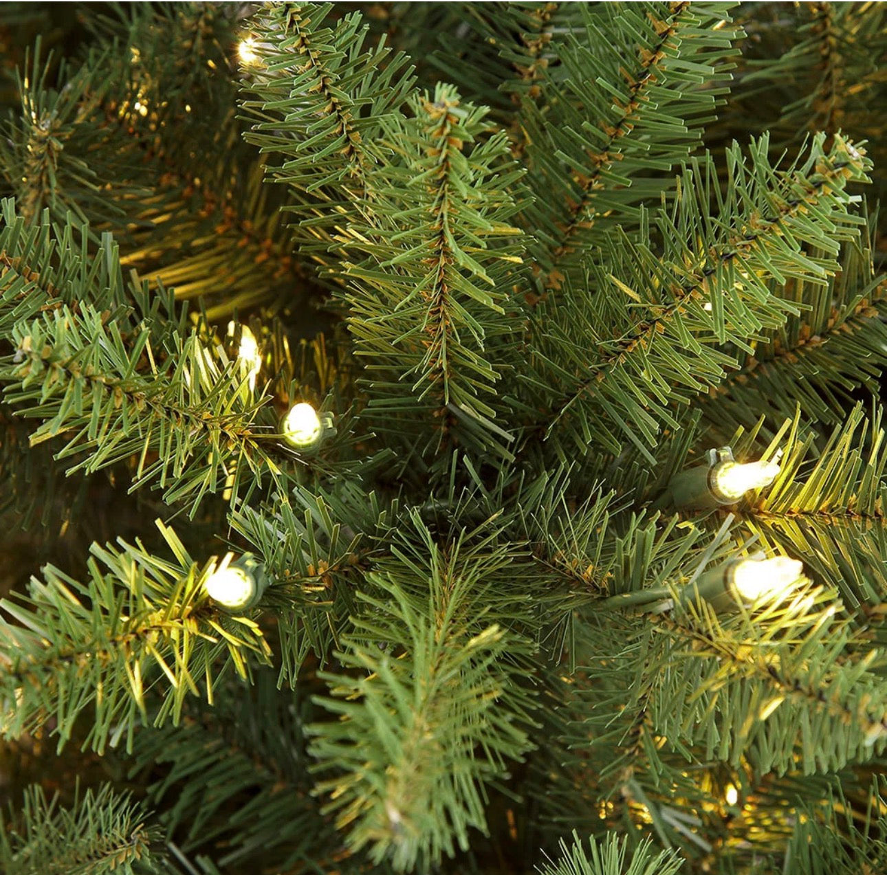 GLUCKSTEIN HOME 9' PRE-LIT CHRISTMAS TREE